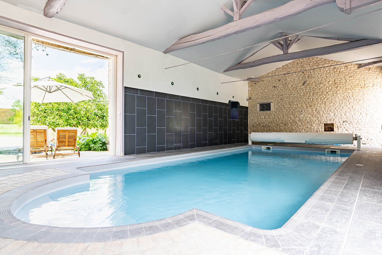 Piscine intérieure privée chauffée