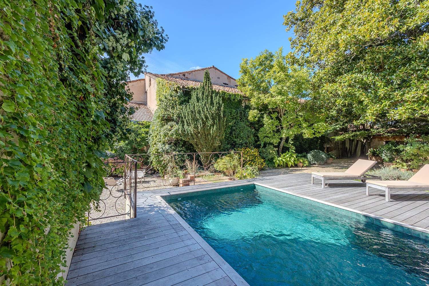 Private pool