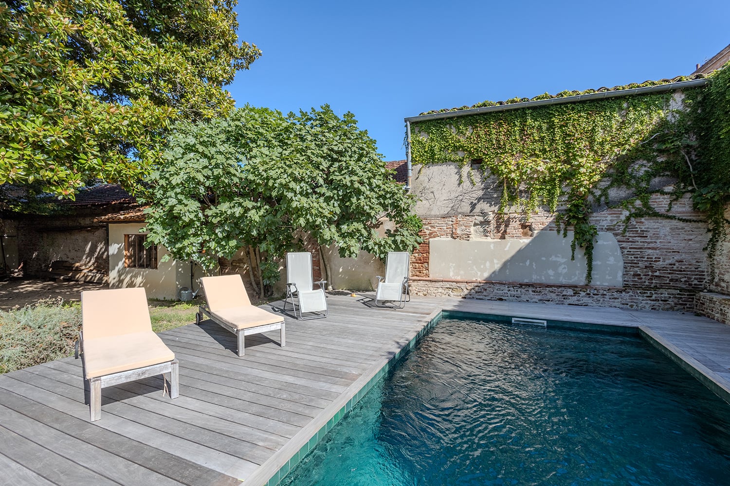 Private pool