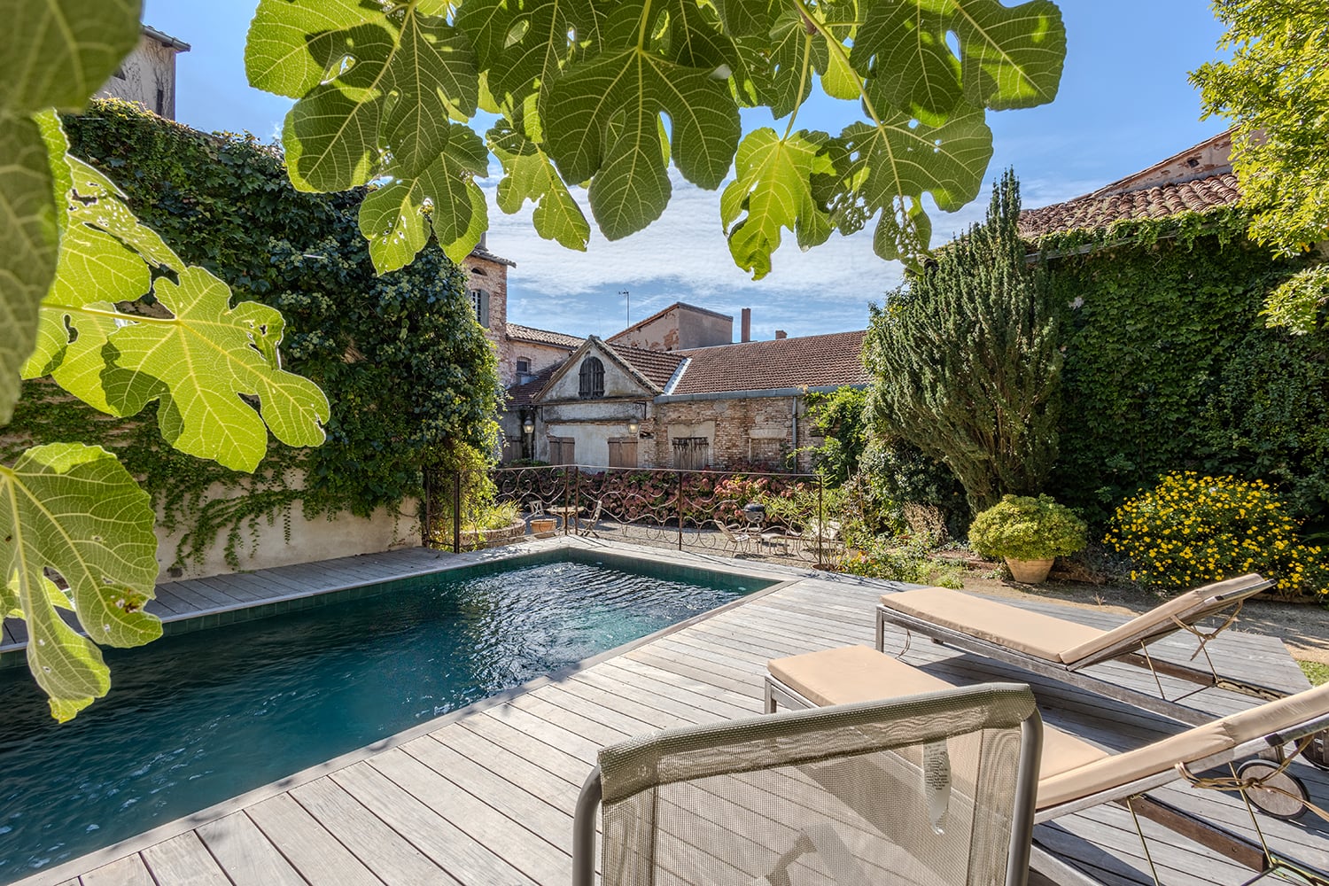 Private pool