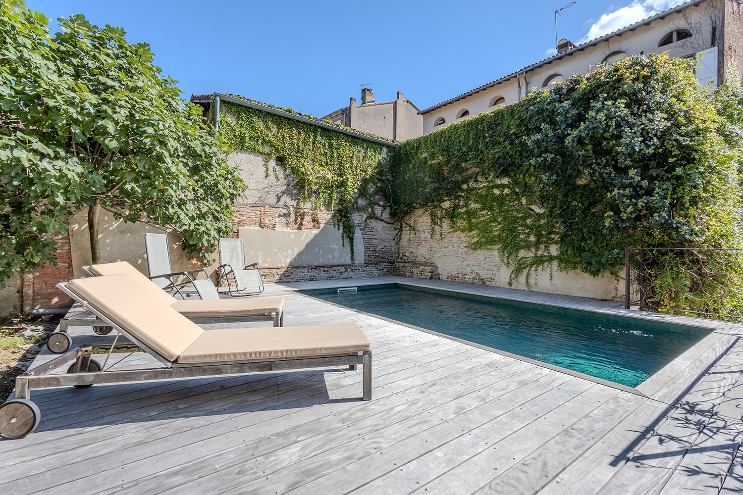 Private pool