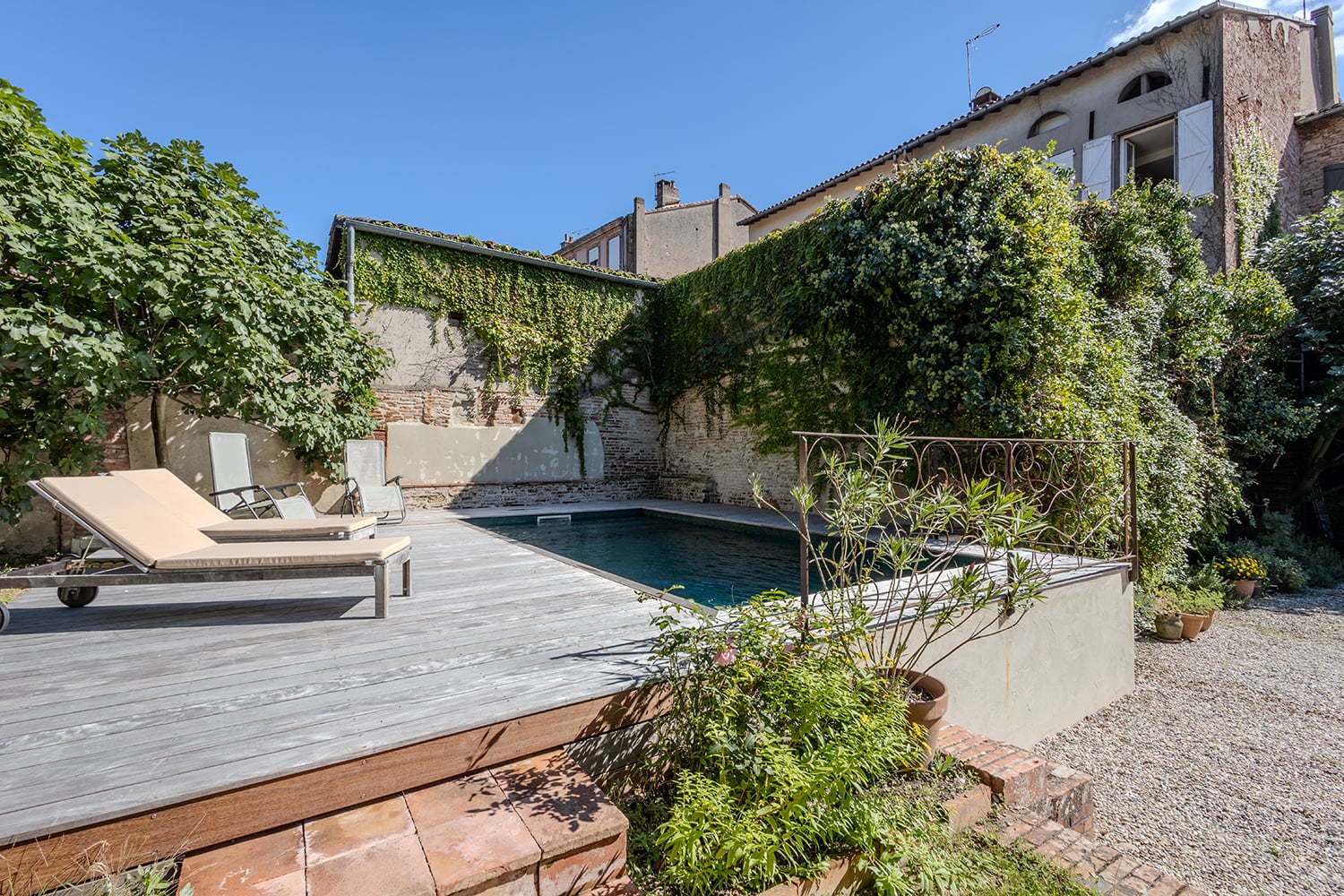 Private pool