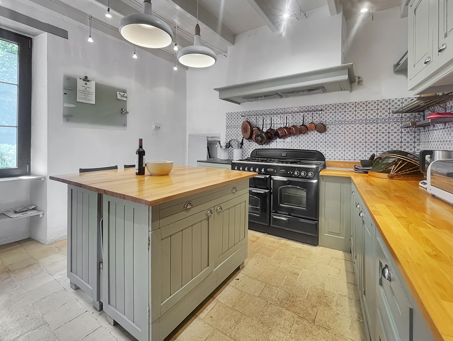 Kitchen | Holiday home in Nouvelle-Aquitaine Kitchen | Holiday home in Nouvelle-Aquitaine