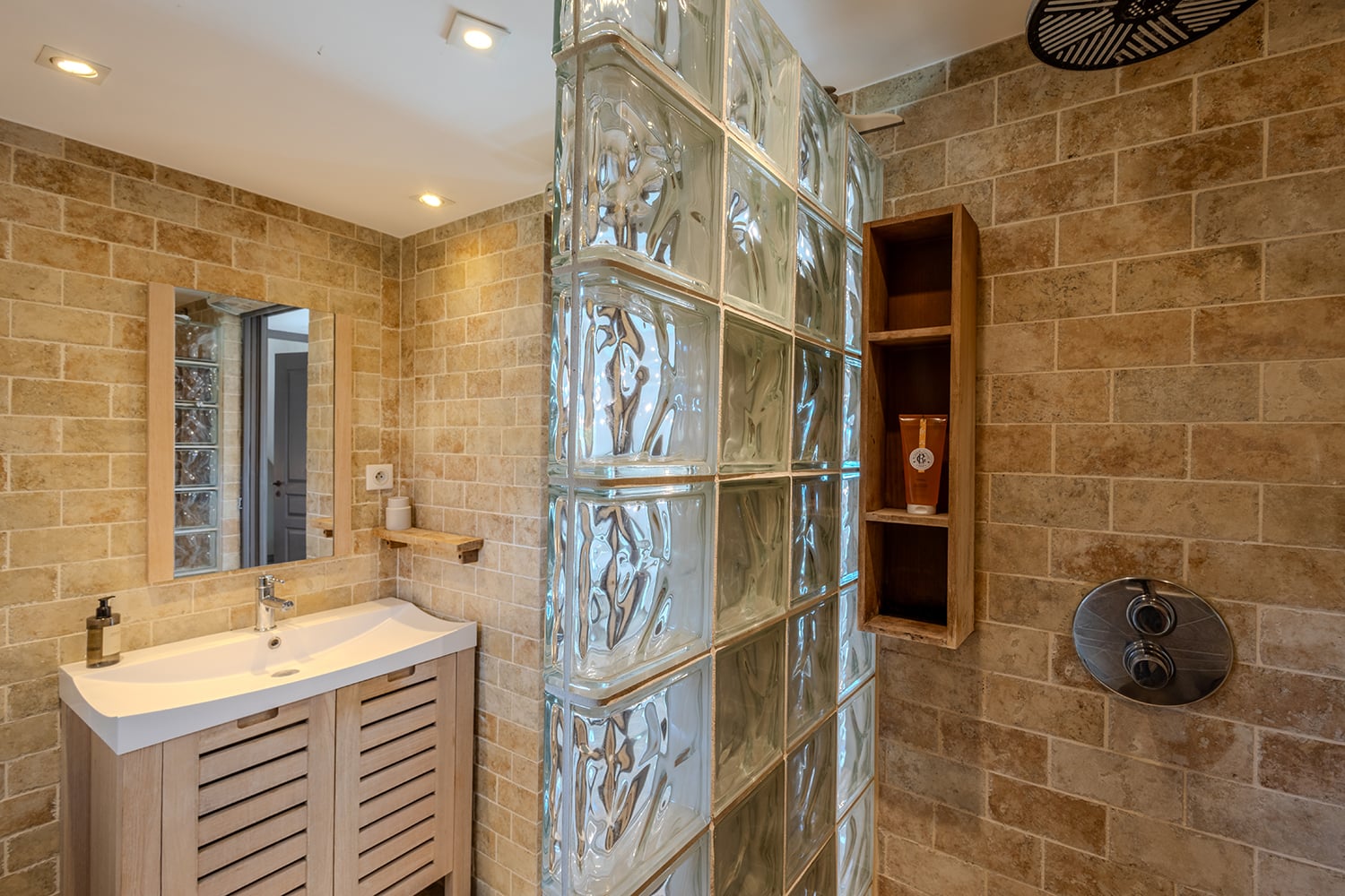Bathroom | Holiday home in Nouvelle-Aquitaine