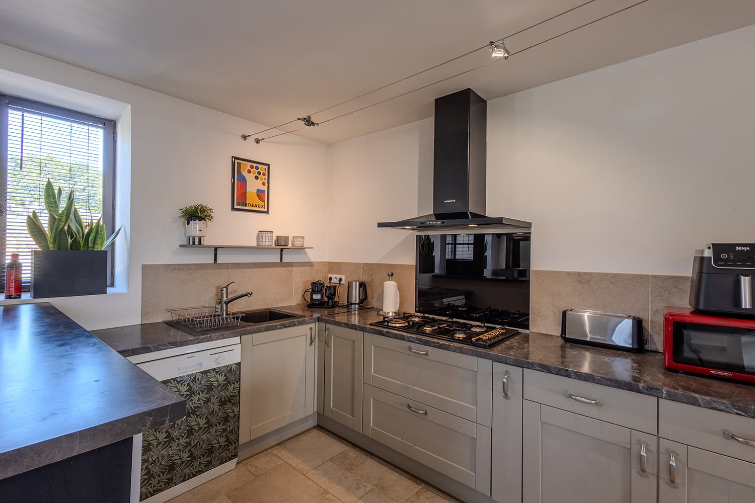 Kitchen | Holiday home in Nouvelle-Aquitaine