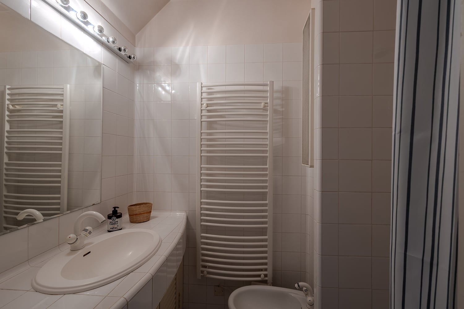 Bathroom | Holiday home in Nouvelle-Aquitaine Bathroom | Holiday home in Nouvelle-Aquitaine