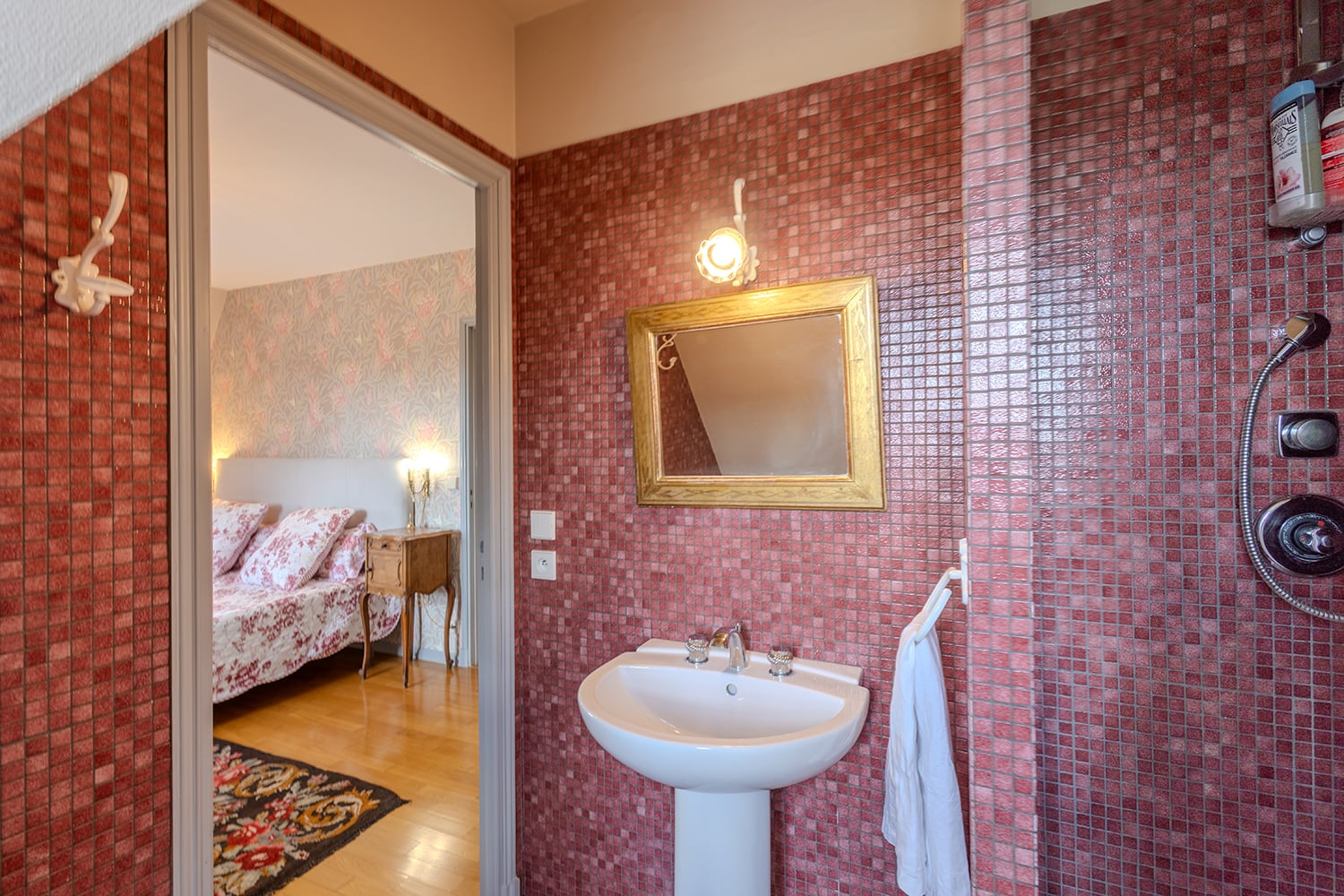 Bathroom | Holiday home in Nouvelle-Aquitaine Bathroom | Holiday home in Nouvelle-Aquitaine