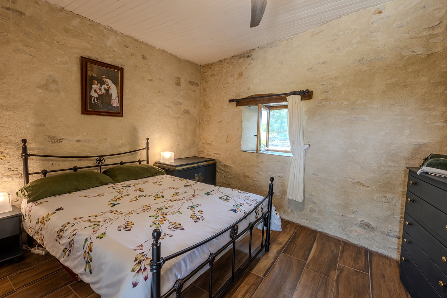 Garden House bedroom