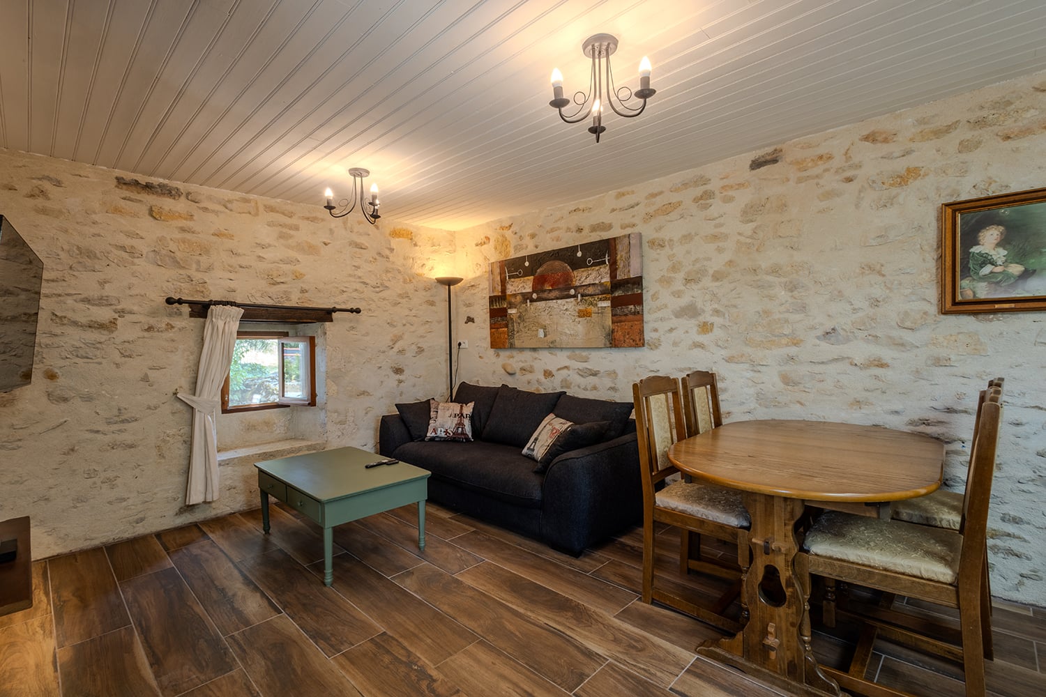 Garden House dining room