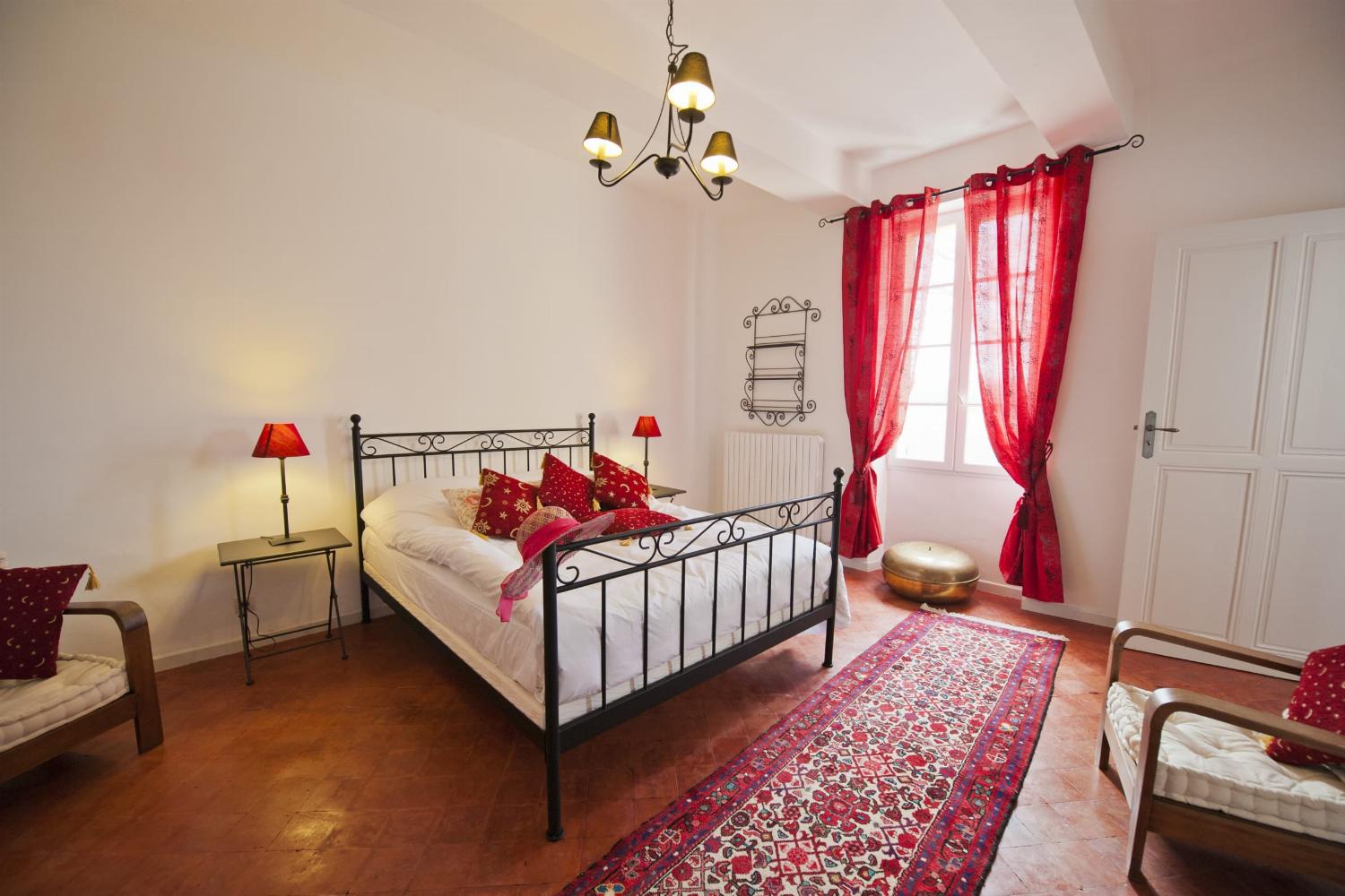 Bedroom | Rental accommodation in Provence