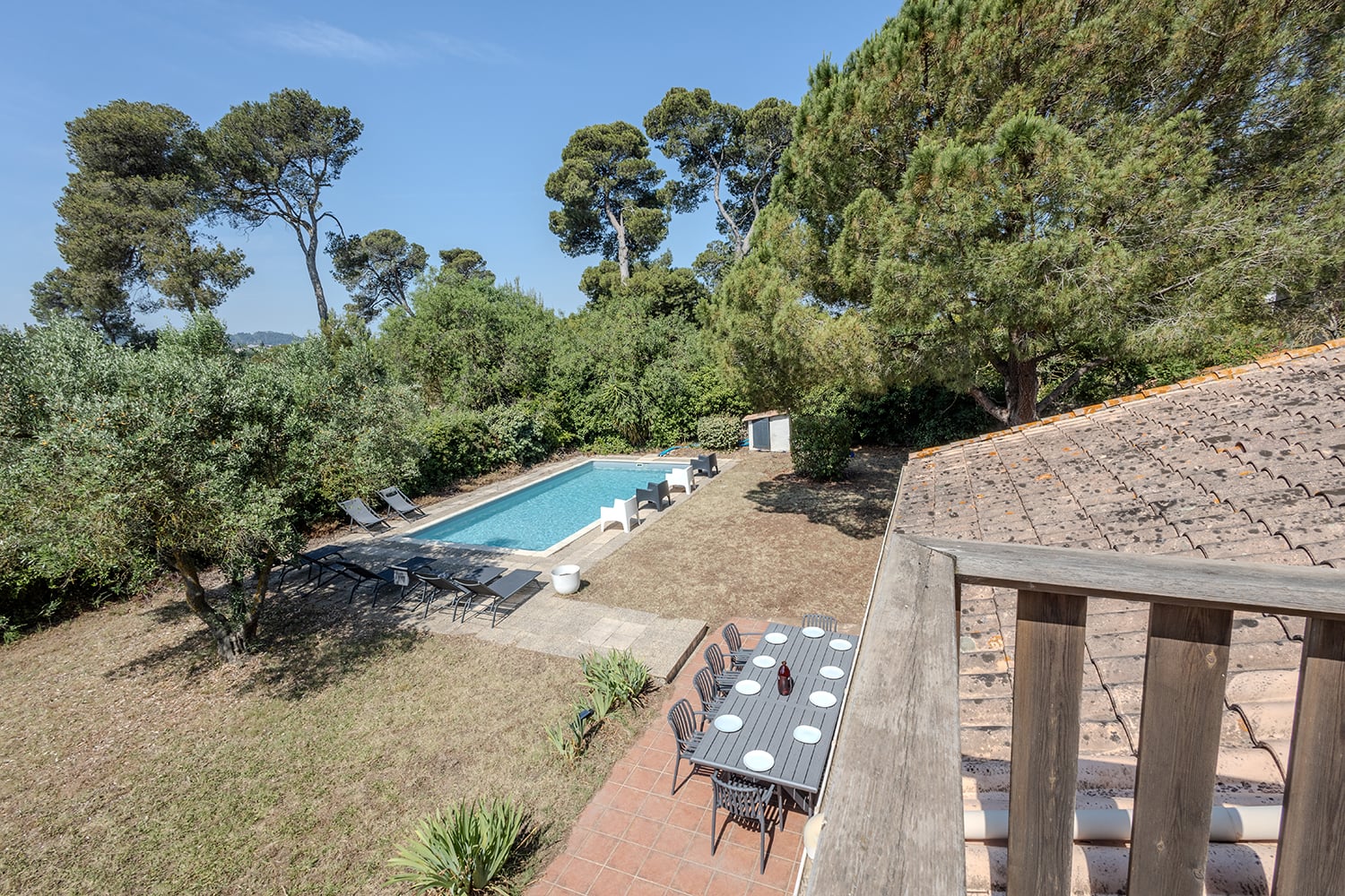 Private pool and garden