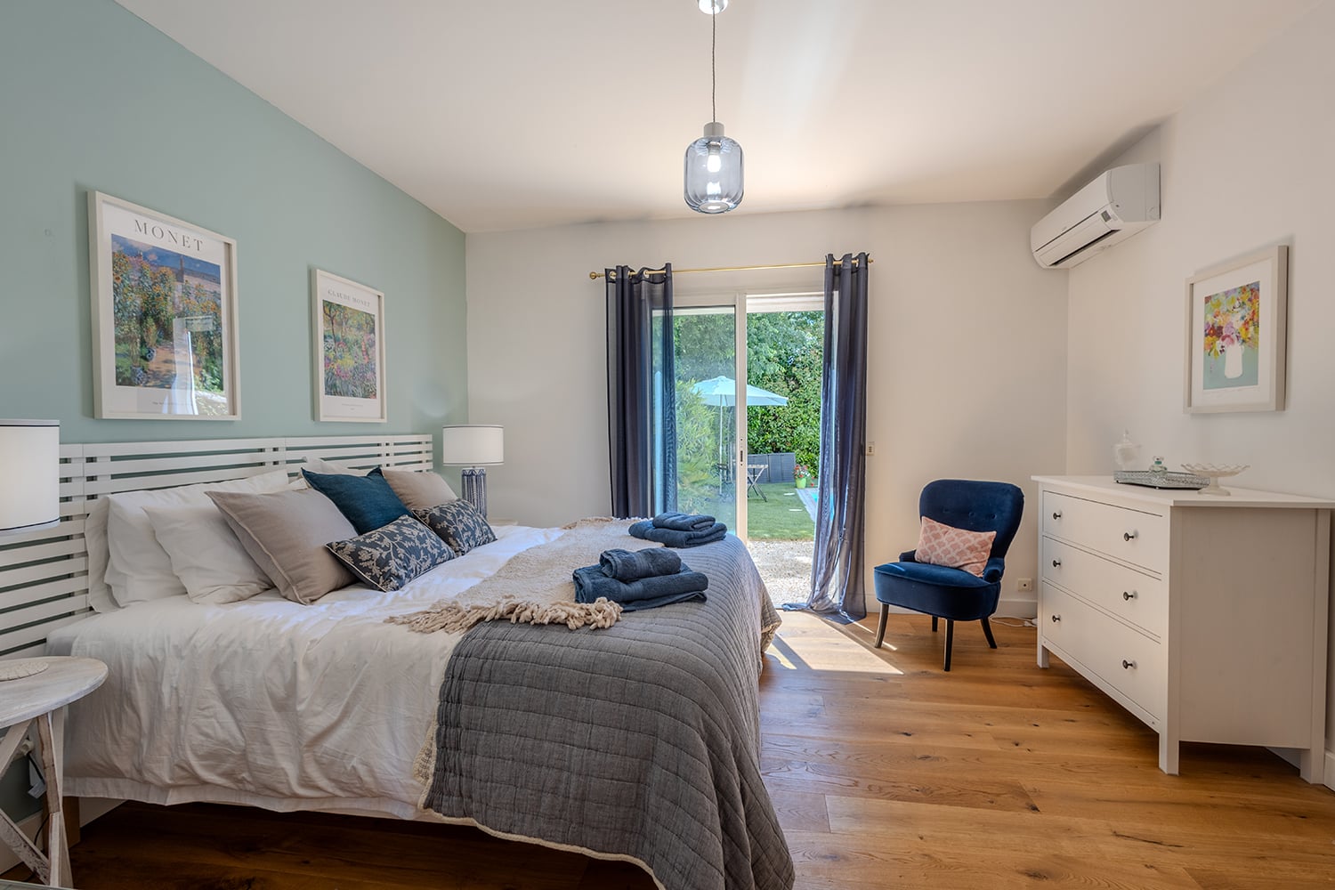 Bedroom | Holiday home in Pézenas