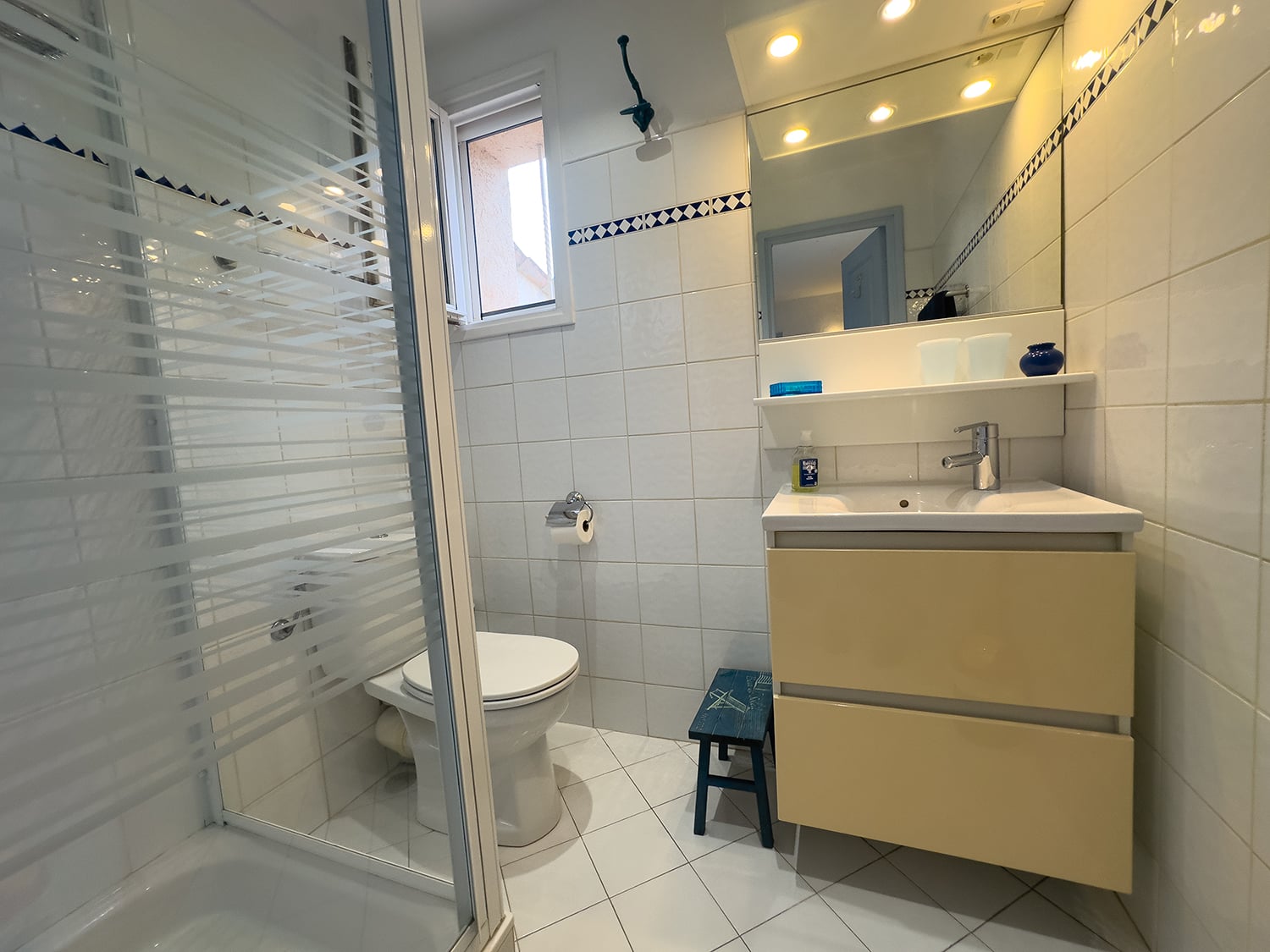 Bathroom | Holiday apartment in Pégomas