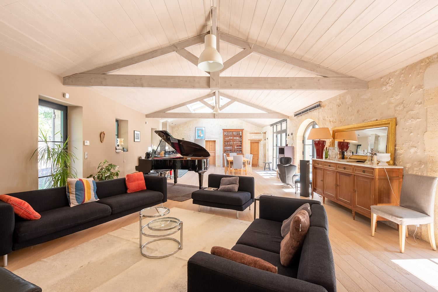 Sitting room | Holiday home in Nouvelle-Aquitaine