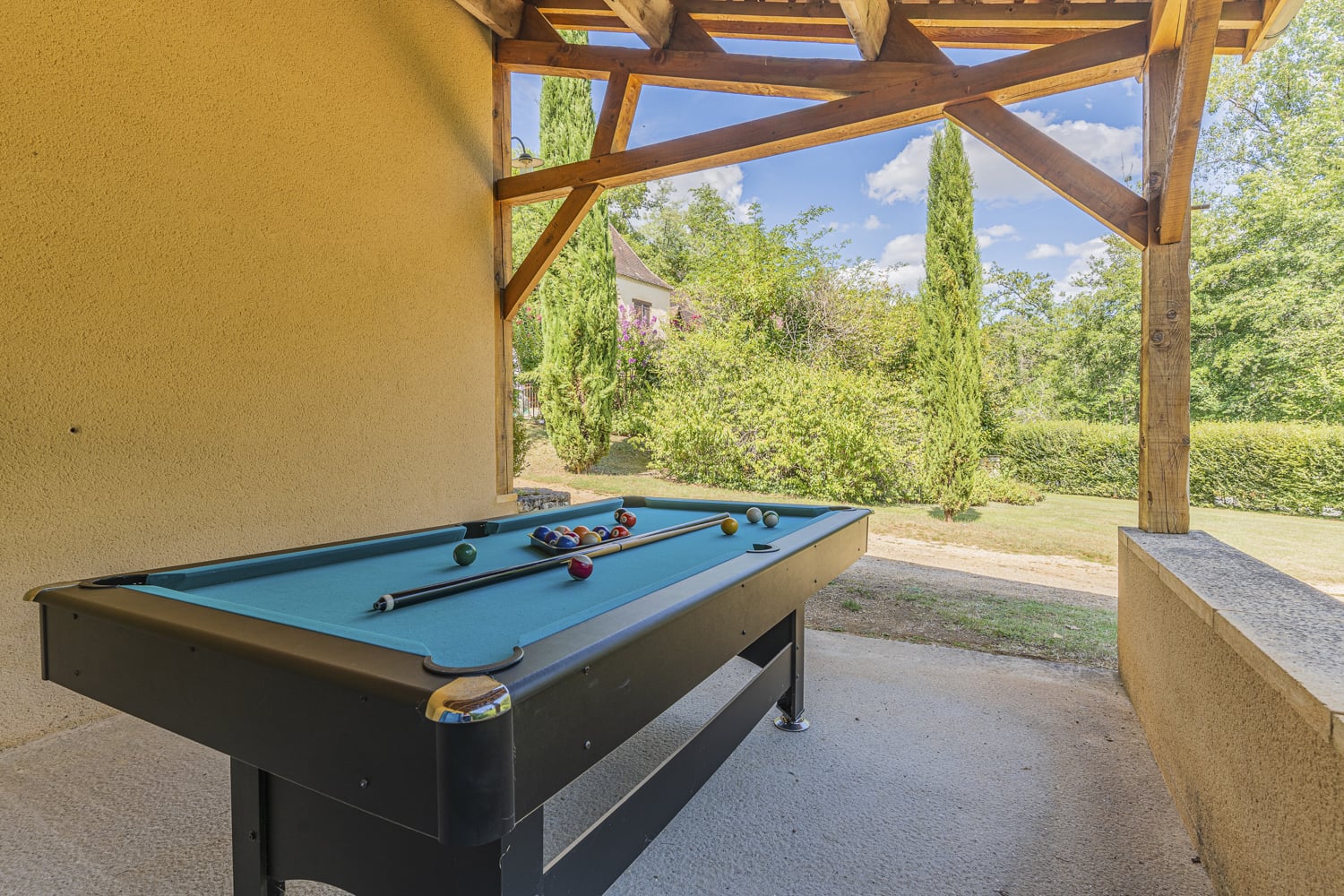 Pool table | Holiday home in Beynac-et-Cazenac Pool table | Holiday home in Beynac-et-Cazenac