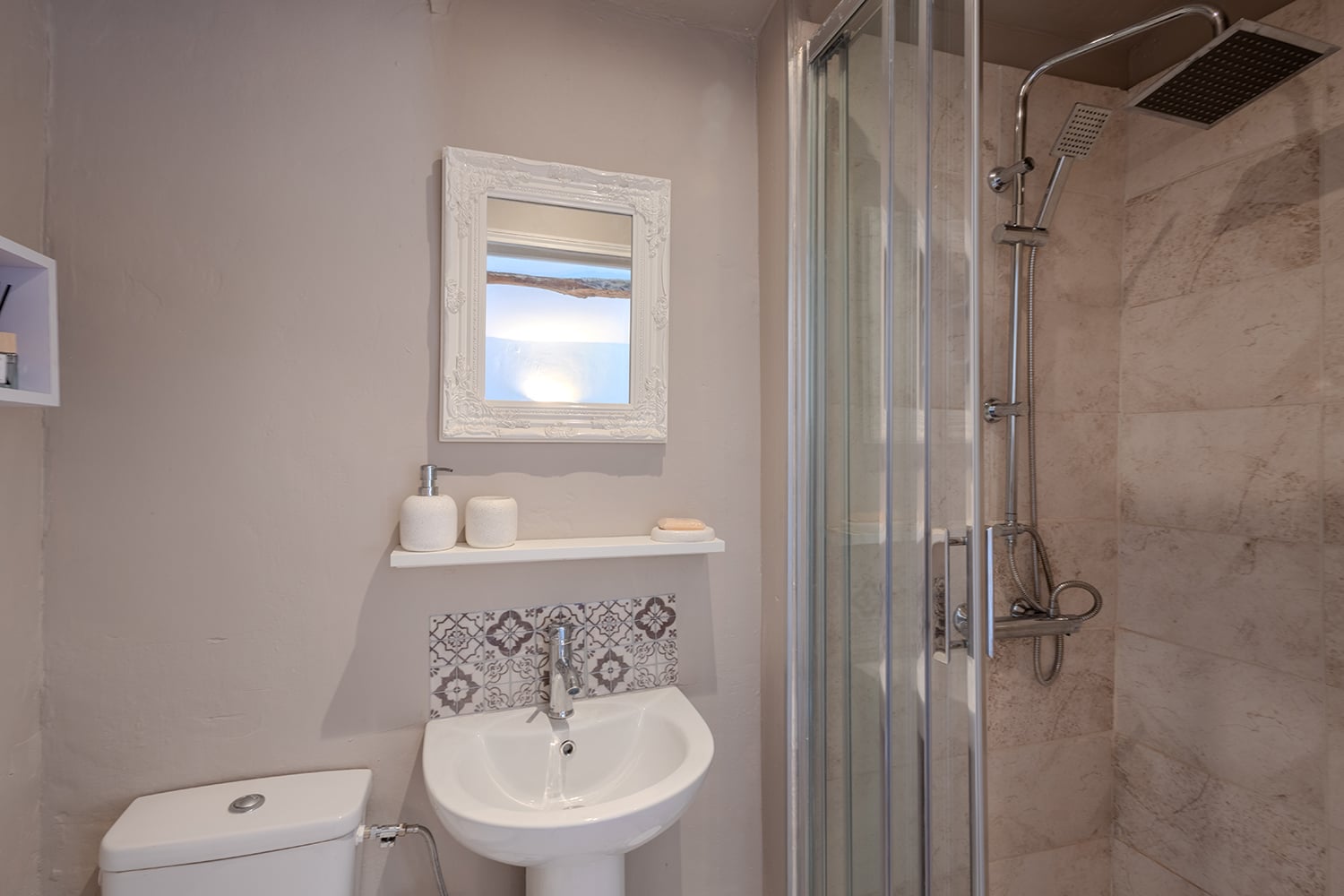 Bathroom | Holiday home in Nouvelle-Aquitaine