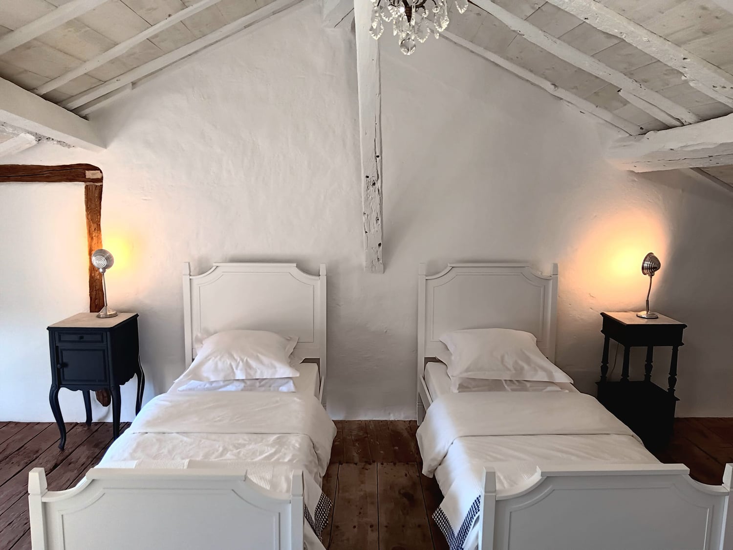 Twin bedroom | Holiday cottage in Nouvelle-Aquitaine