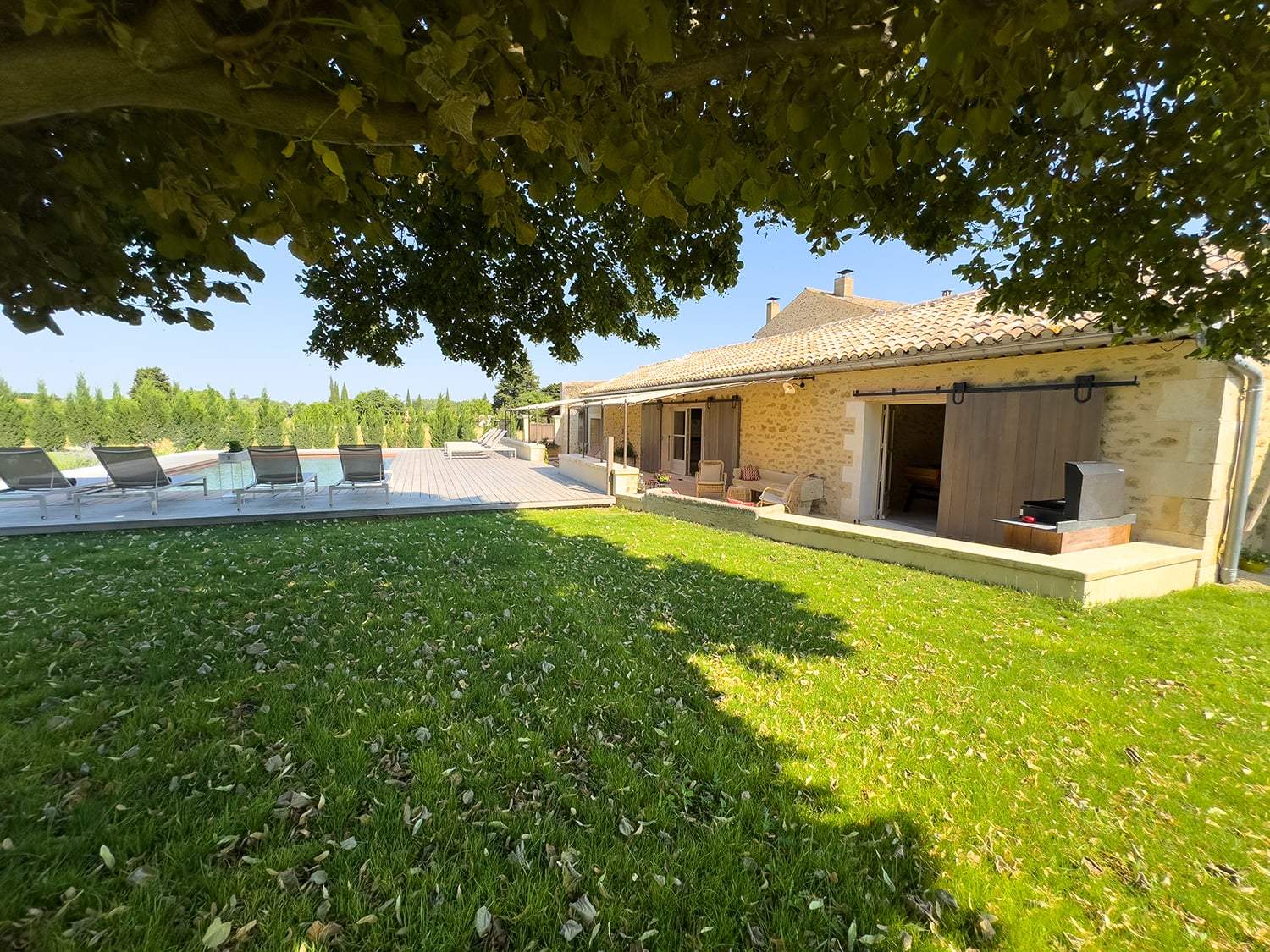 Lawned garden