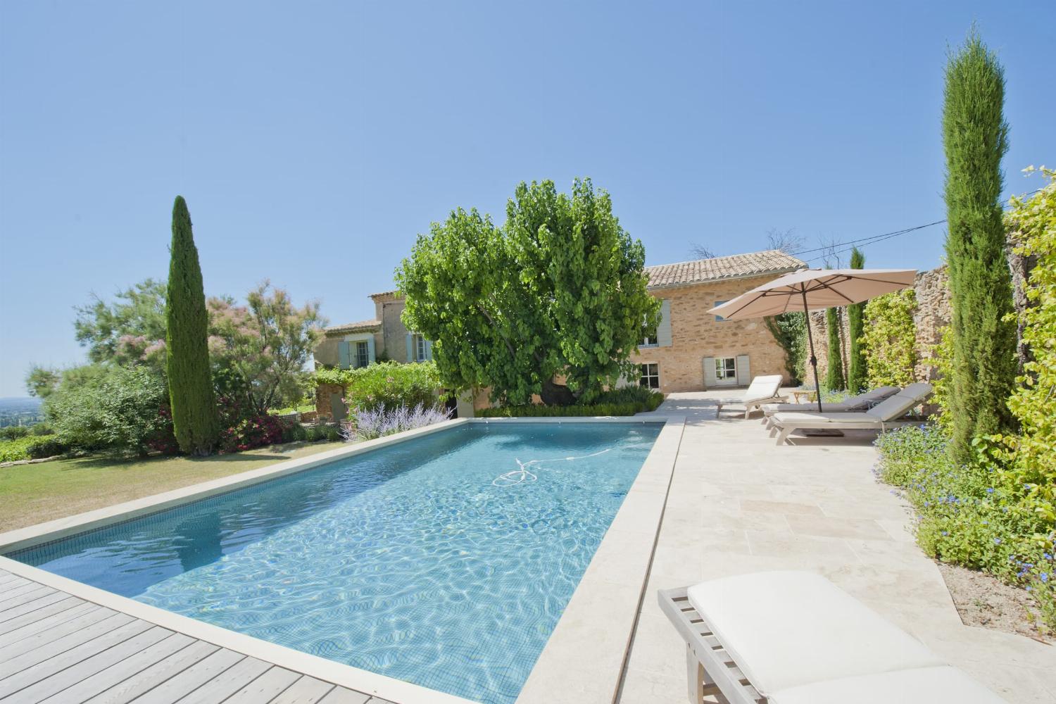 Self-catering home in Provence with private heated pool