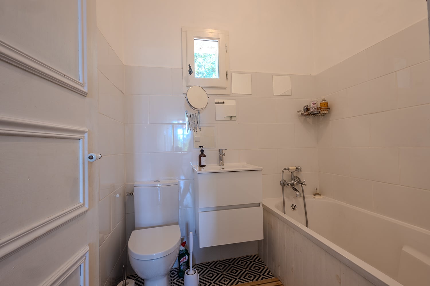 Bathroom | Holiday home in Aude