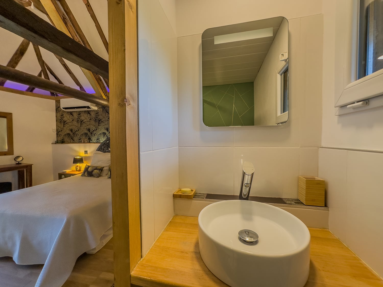Pigeonnier bathroom | Holiday accommodation in Auvergne-Rhône-Alpes
