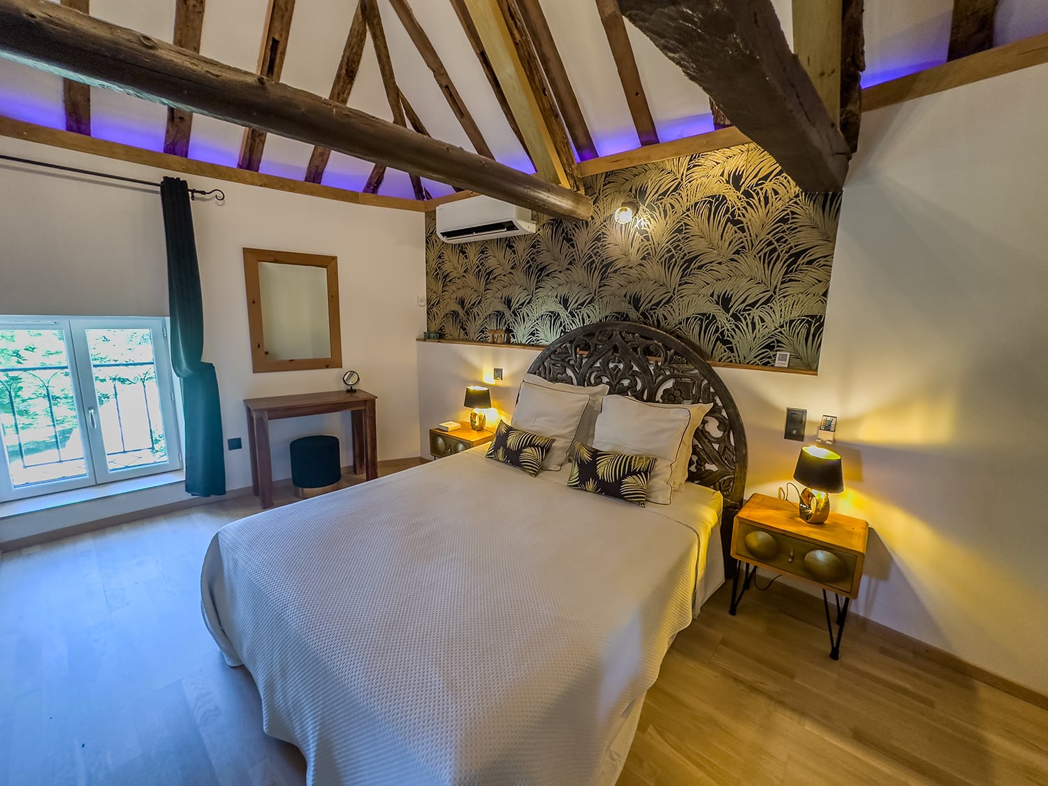 Pigeonnier bedroom | Holiday accommodation in Auvergne-Rhône-Alpes