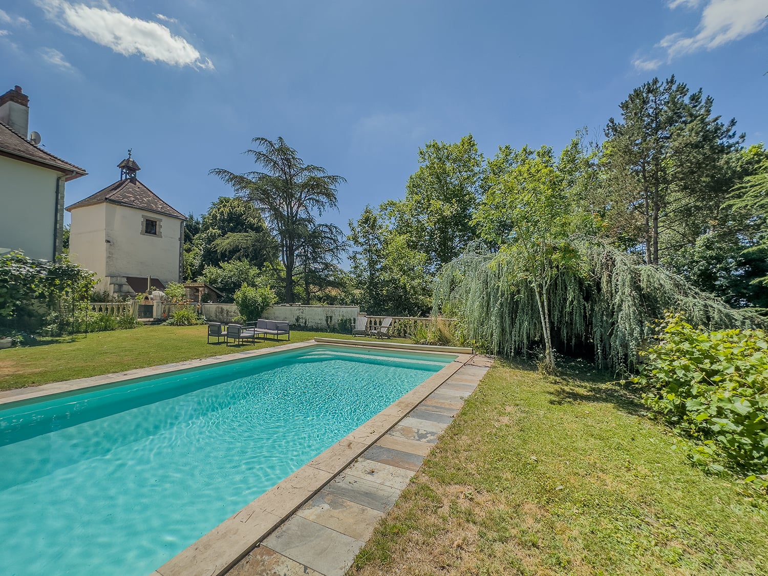 Private pool