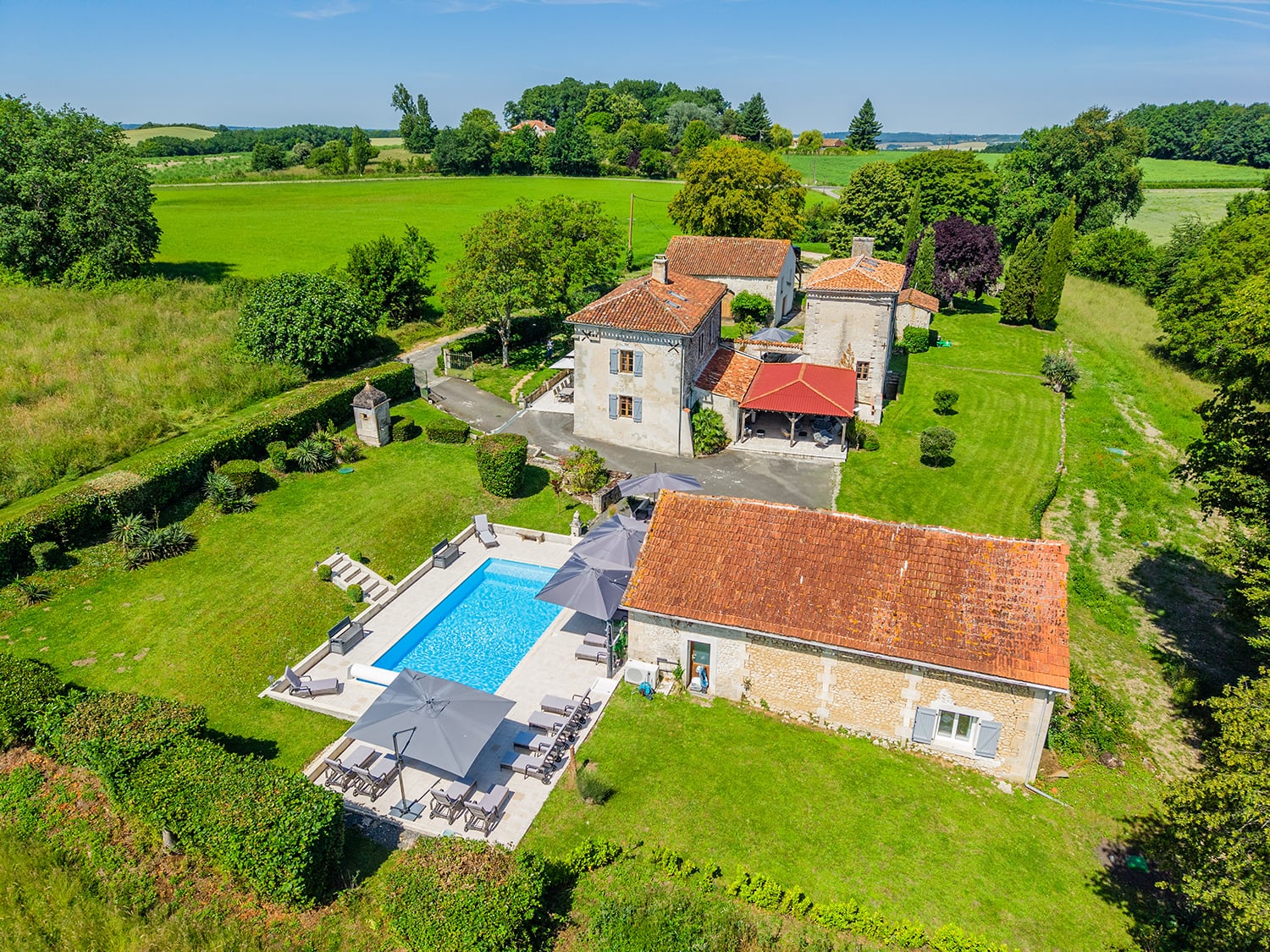 Holiday home in the Dordogne with private heated pool