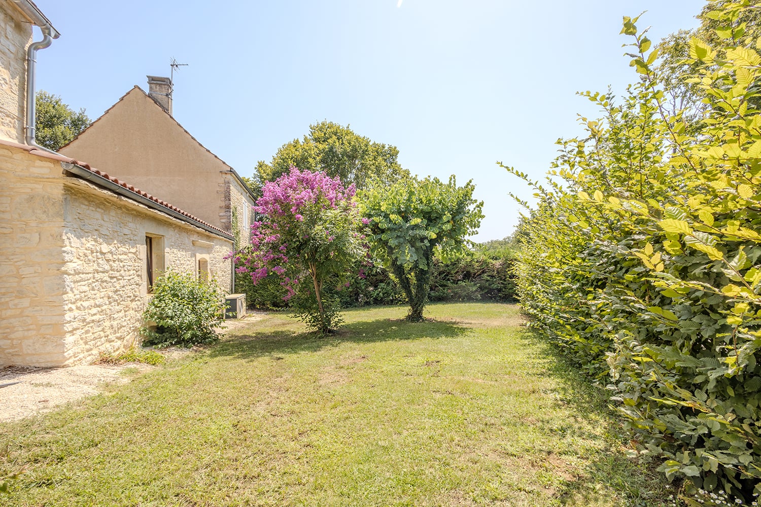 Lawned garden
