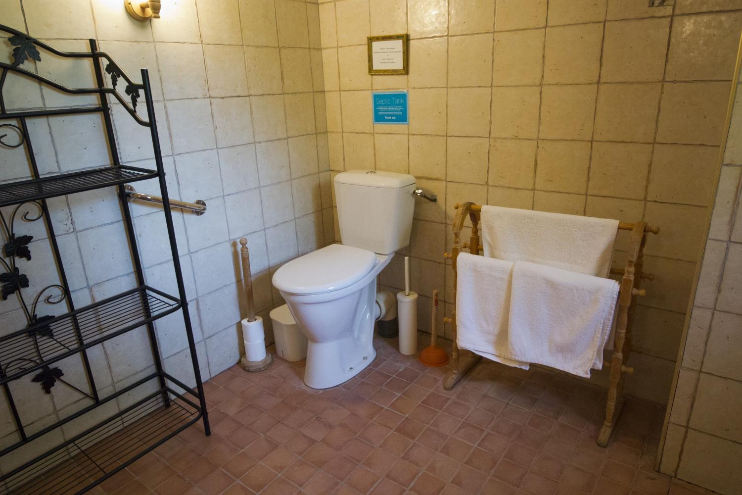 Bathroom | Holiday home in Provence