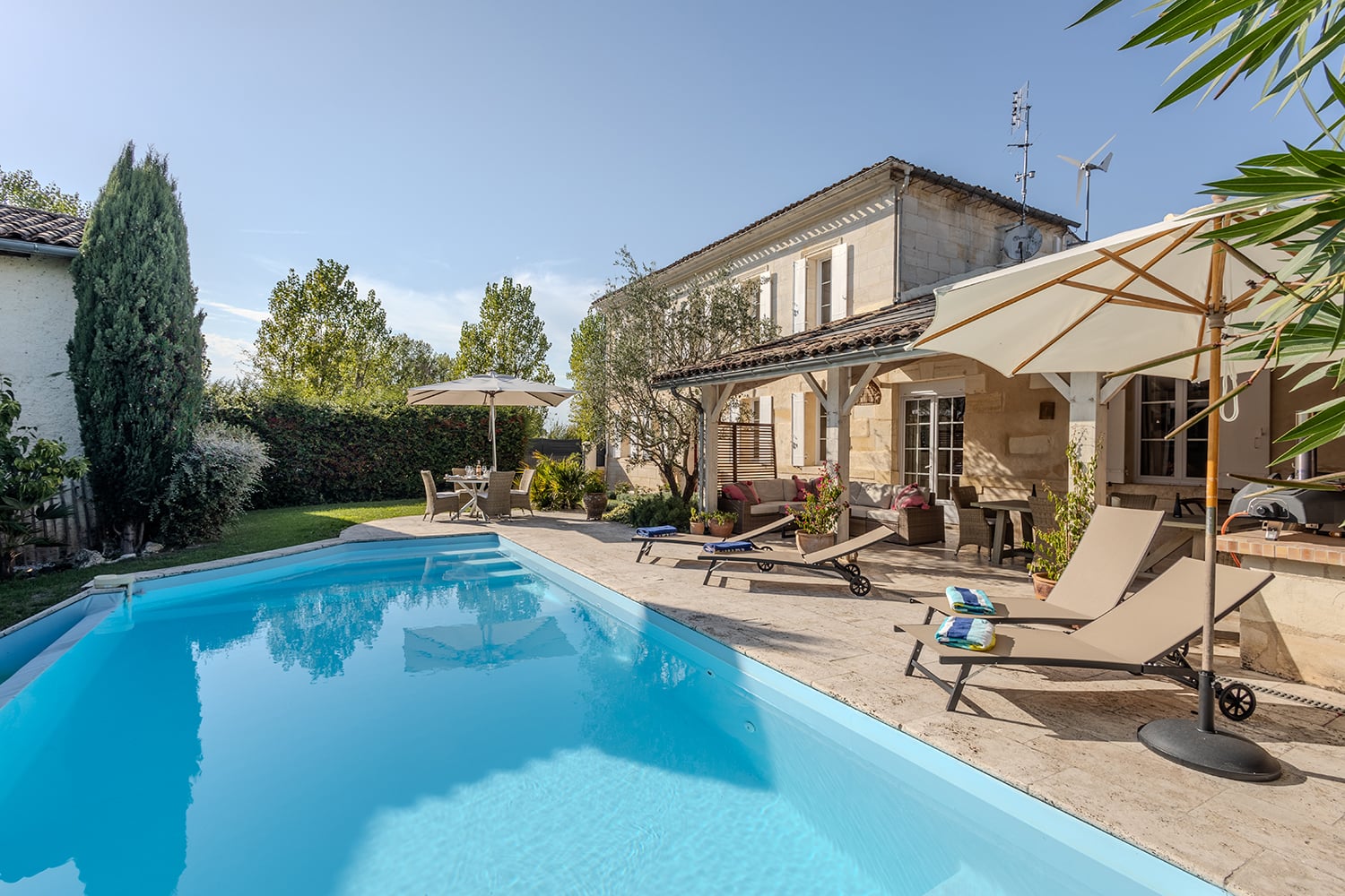 Vacation accommodation in Nouvelle-Aquitaine with private infinity pool