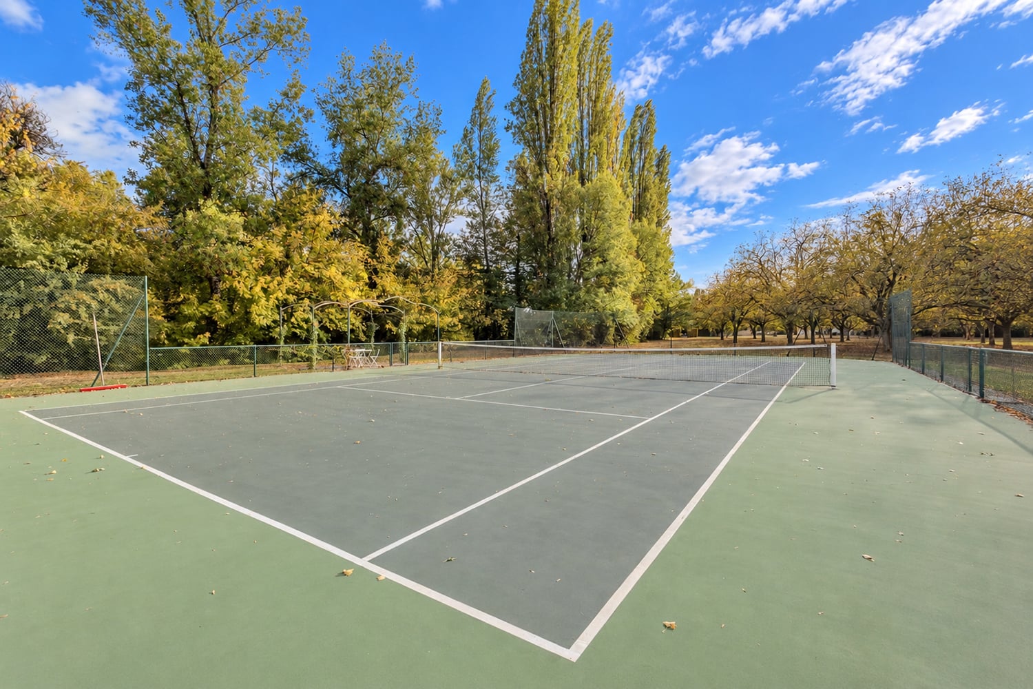 Private tennis court Private tennis court