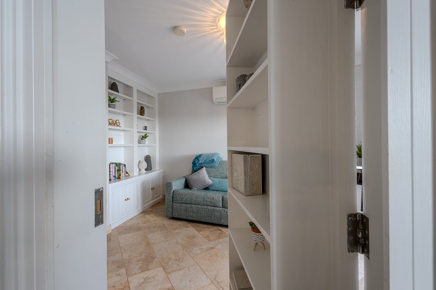 The bedroom behind the bookcase| Holiday villa in Seillans The bedroom behind the bookcase| Holiday villa in Seillans