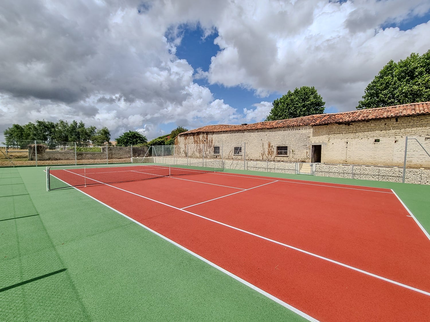 Private tennis court Private tennis court