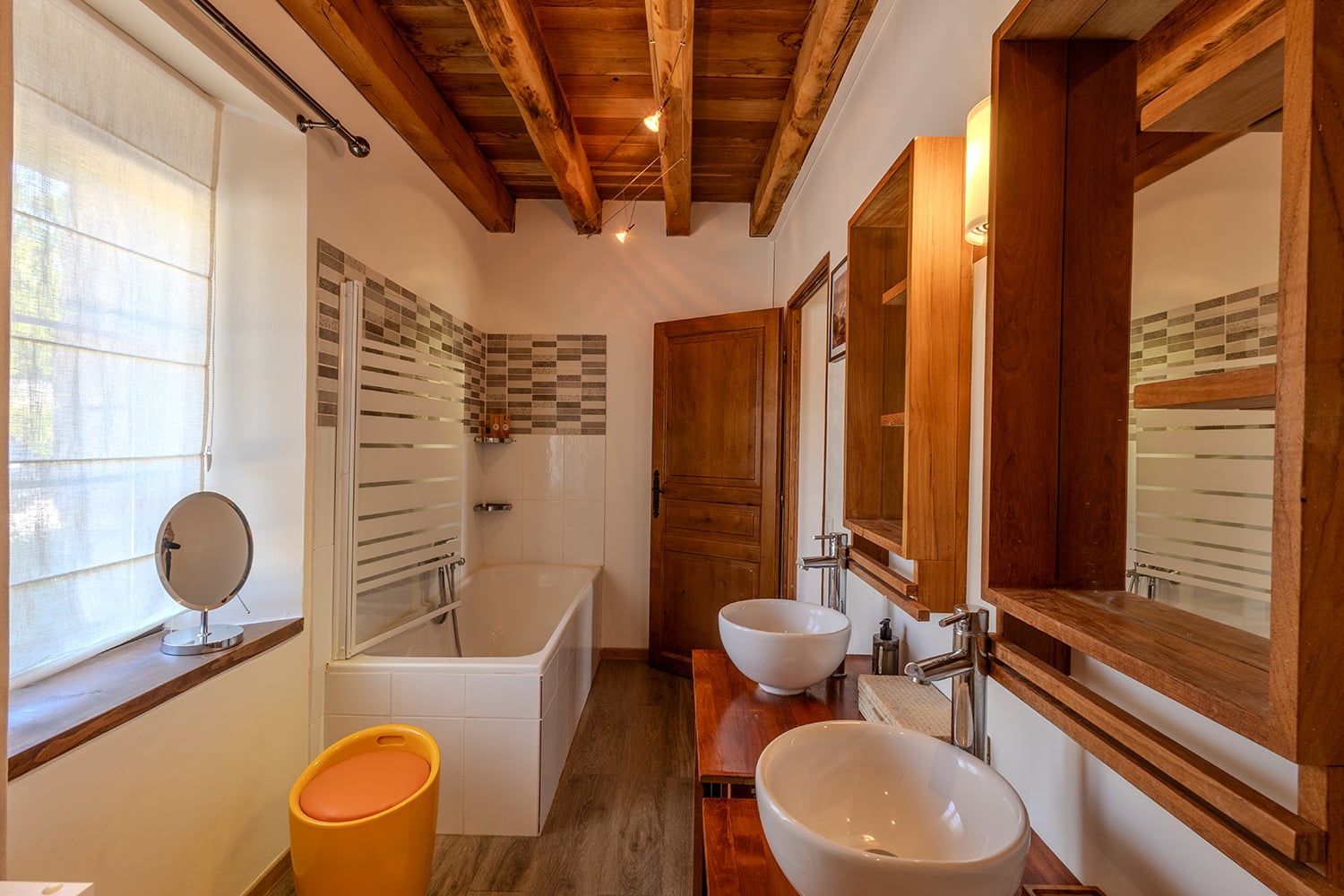 Main house | Bathroom Main house | Bathroom