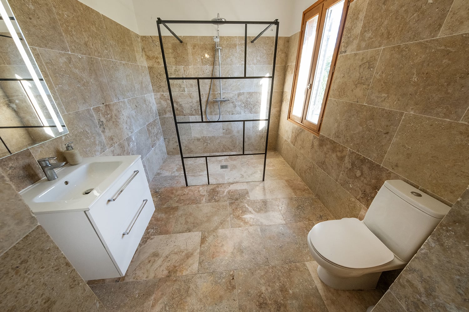 Bathroom | Holiday home in Dordogne