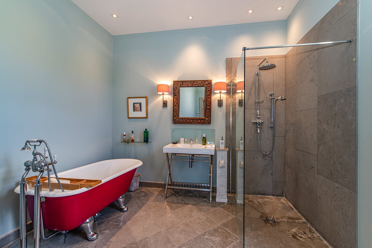 Bathroom | Holiday château in Montréal