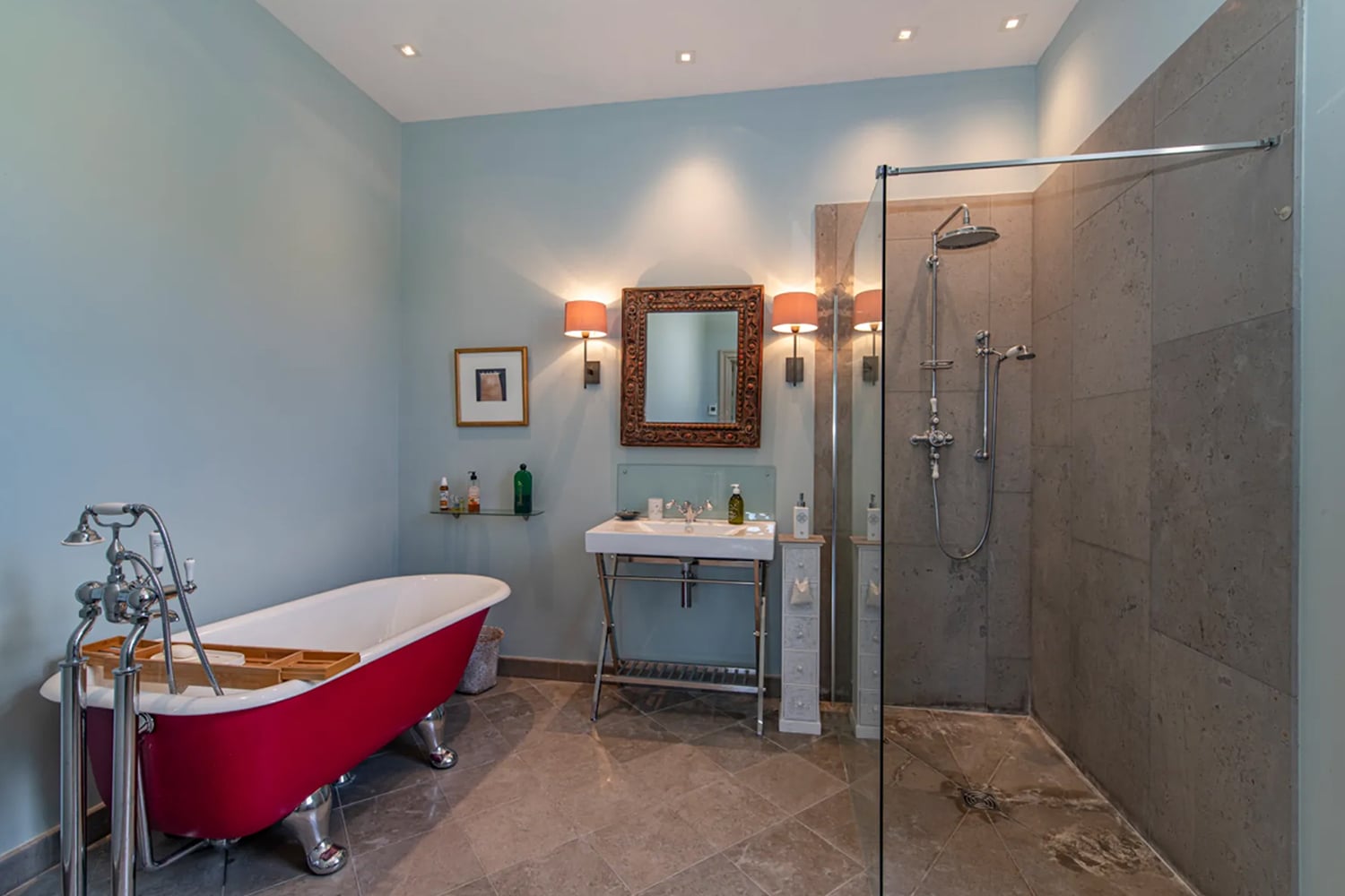 Bathroom | Holiday rental château in the Gers