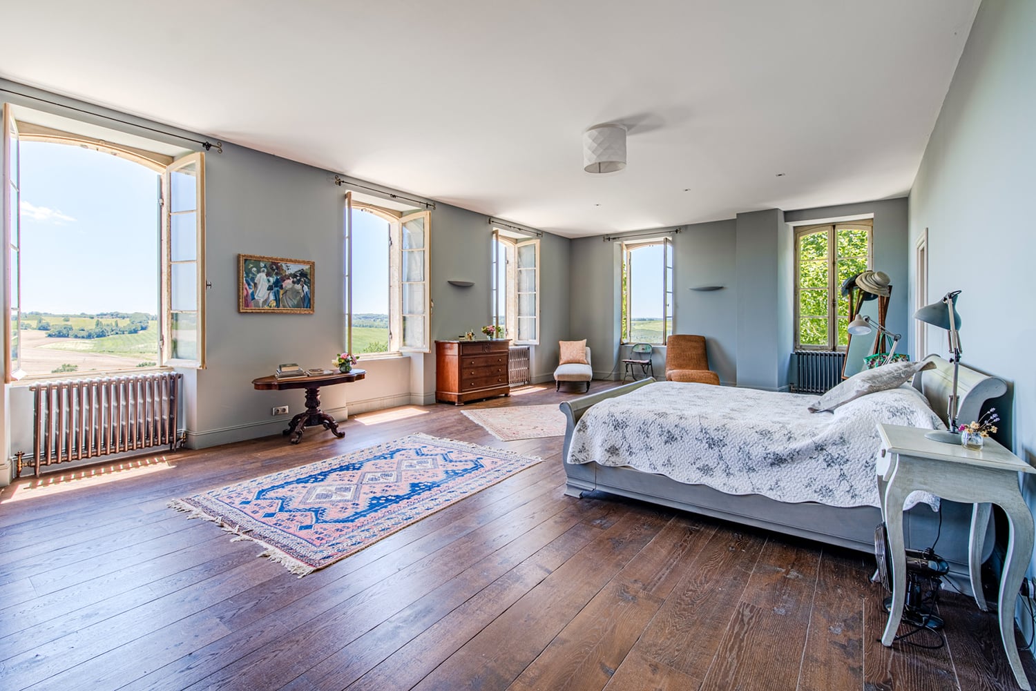 Bedroom | Holiday château in Montréal