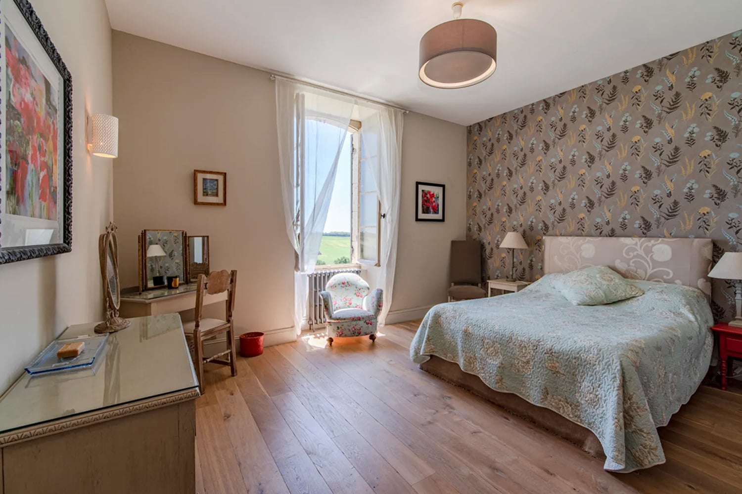 Bedroom | Holiday rental château in the Gers