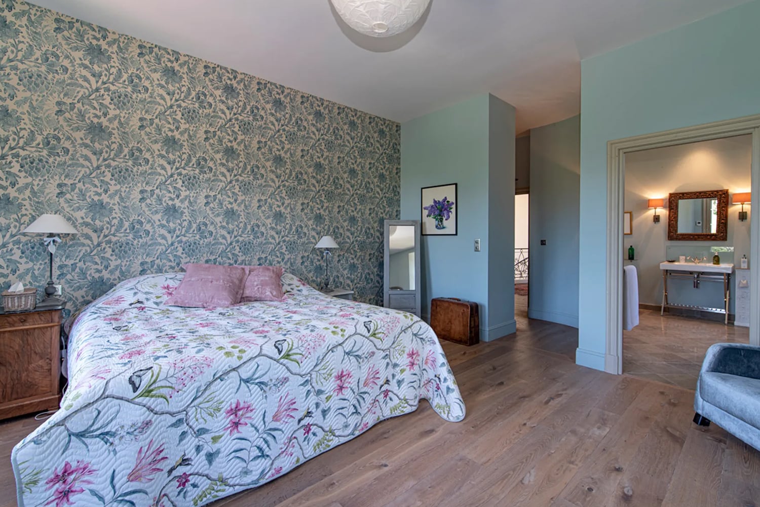 Bedroom | Holiday rental château in the Gers