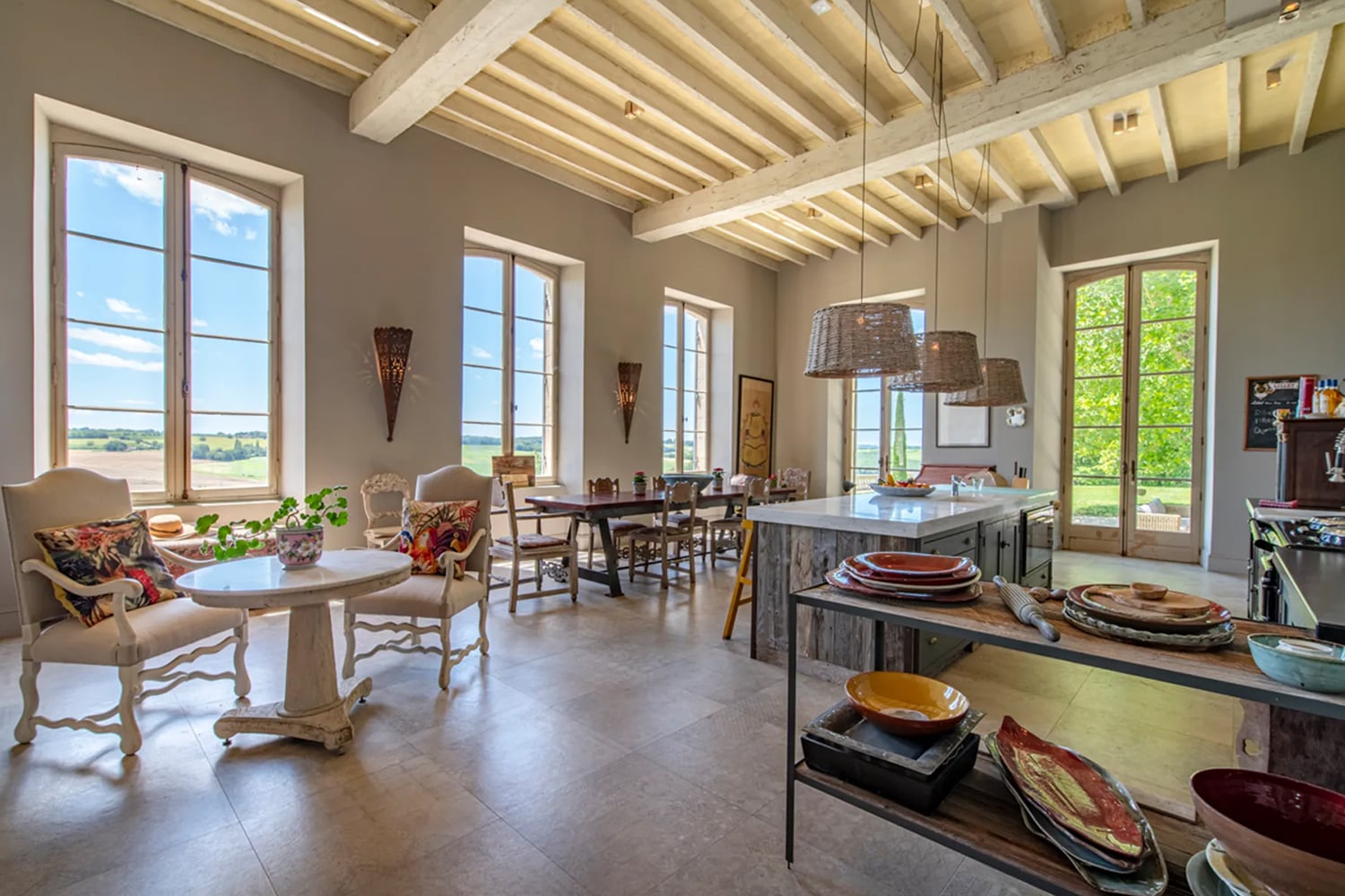 Kitchen and dining room | Holiday rental château in the Gers