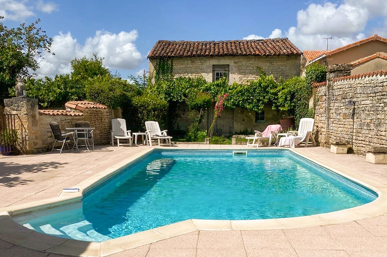 Maison de vacances en Nouvelle-Aquitaine avec piscine privée