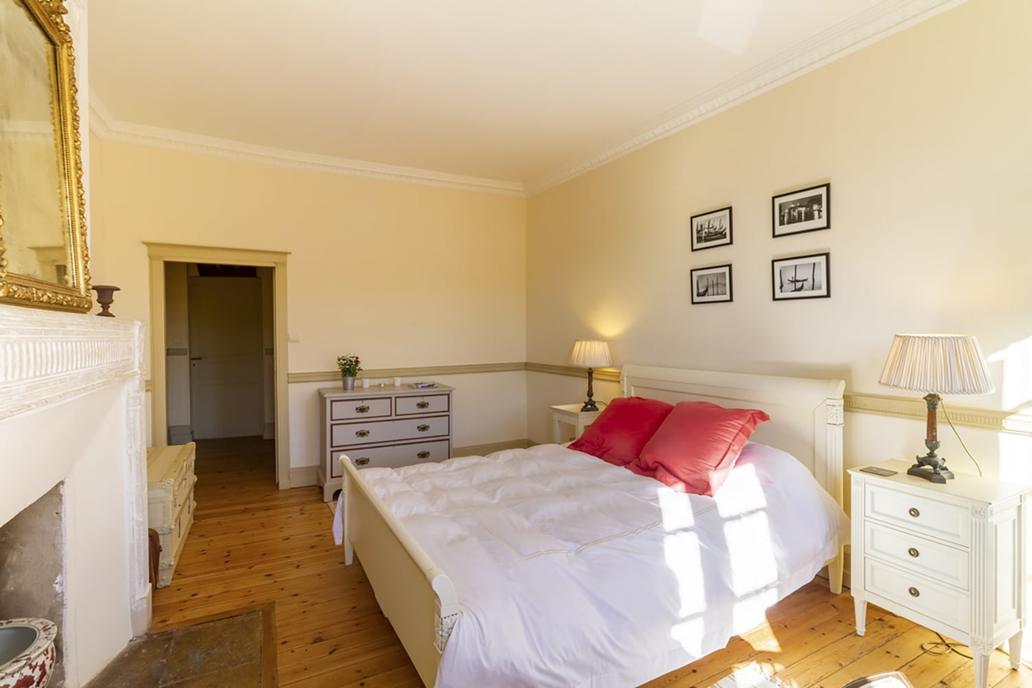 Bedroom | Holiday home in Lanquais