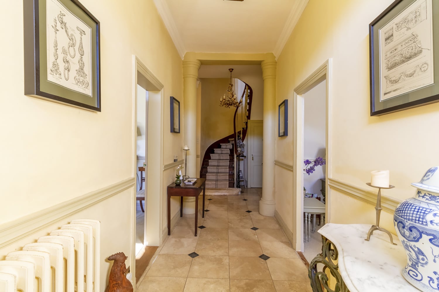 Hallway | Holiday home in Lanquais