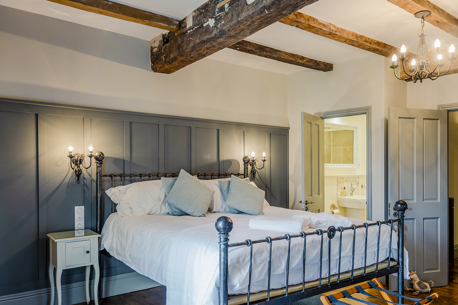 Bedroom | Holiday accommodation in Nouvelle-Aquitaine