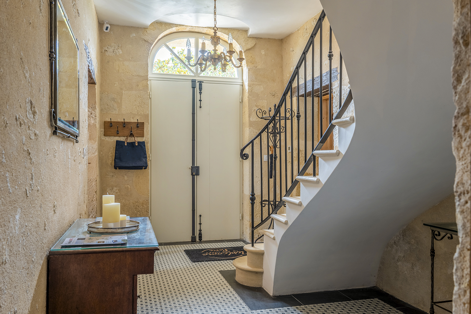 Staircase | Holiday accommodation in Nouvelle-Aquitaine