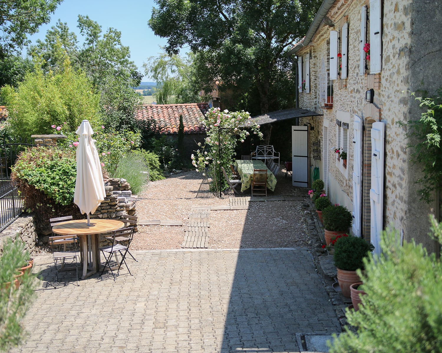 Terrace | Holiday home in Saint-Paulet