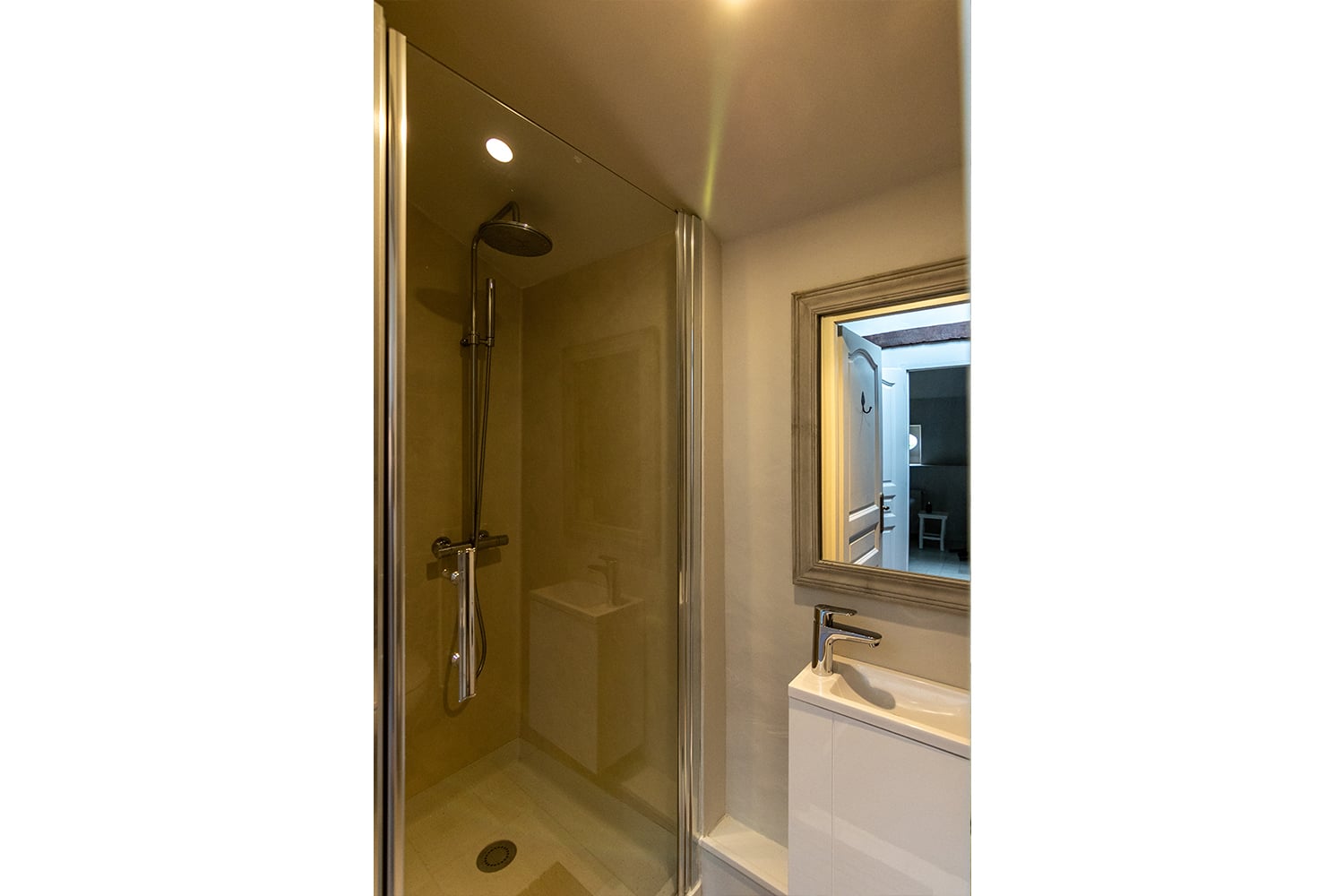 Bathroom | Holiday home in Estang