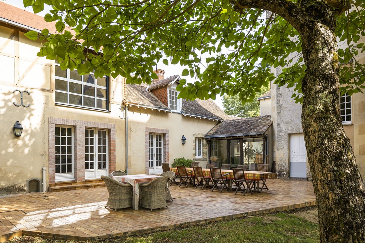 Holiday château in Lombron